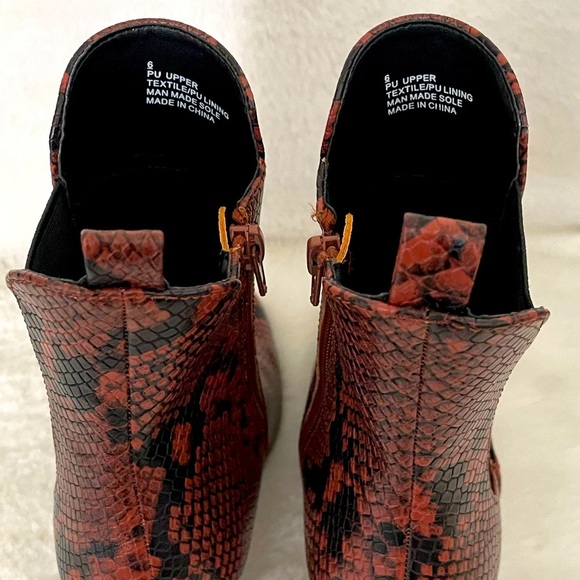 EXPRESS Snake Print Booties - Picture 7 of 12